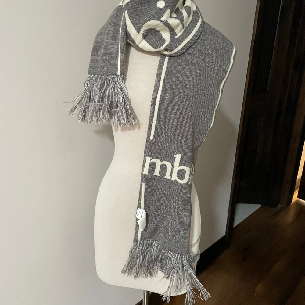 NEW Columbia thick winter scarf.